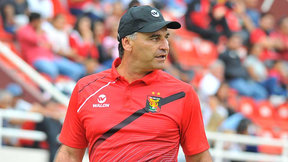 Carlos Bustos, entrenadore del FBC Melgar